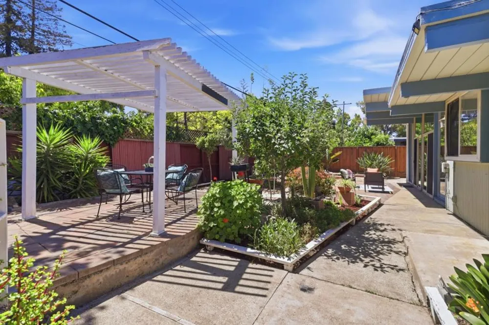 256 E Charleston Road Palo Alto, CA 94306