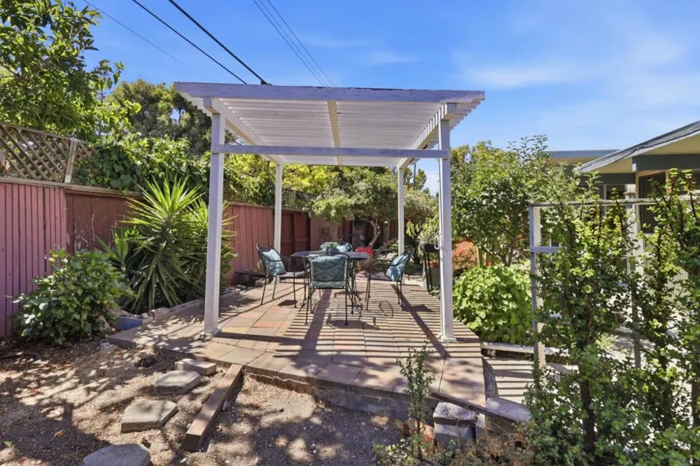 256 E Charleston Road Palo Alto, CA 94306