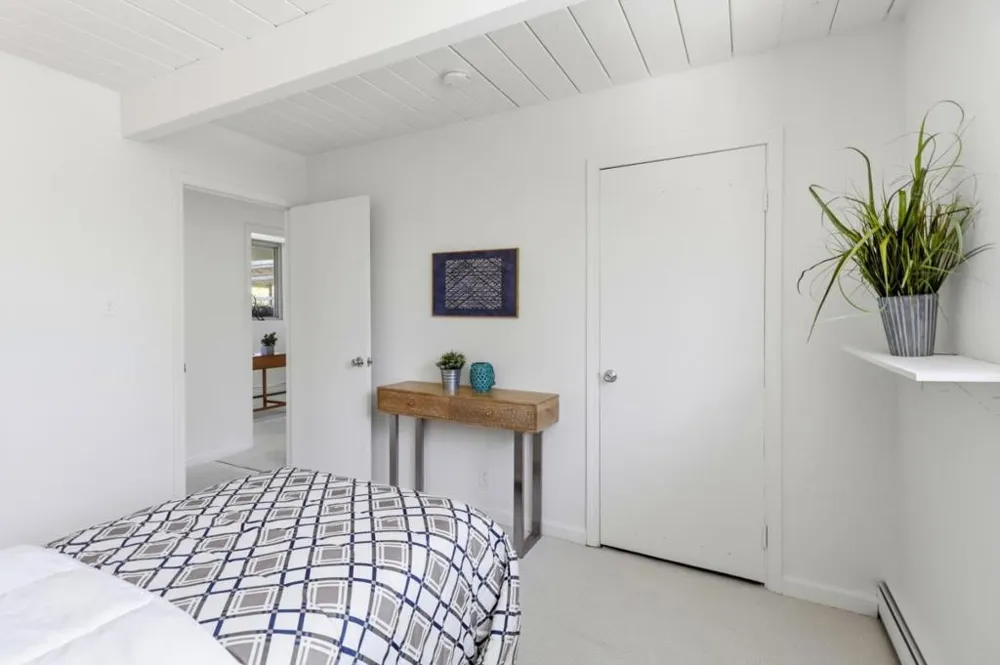 256 E Charleston Road Palo Alto, CA 94306