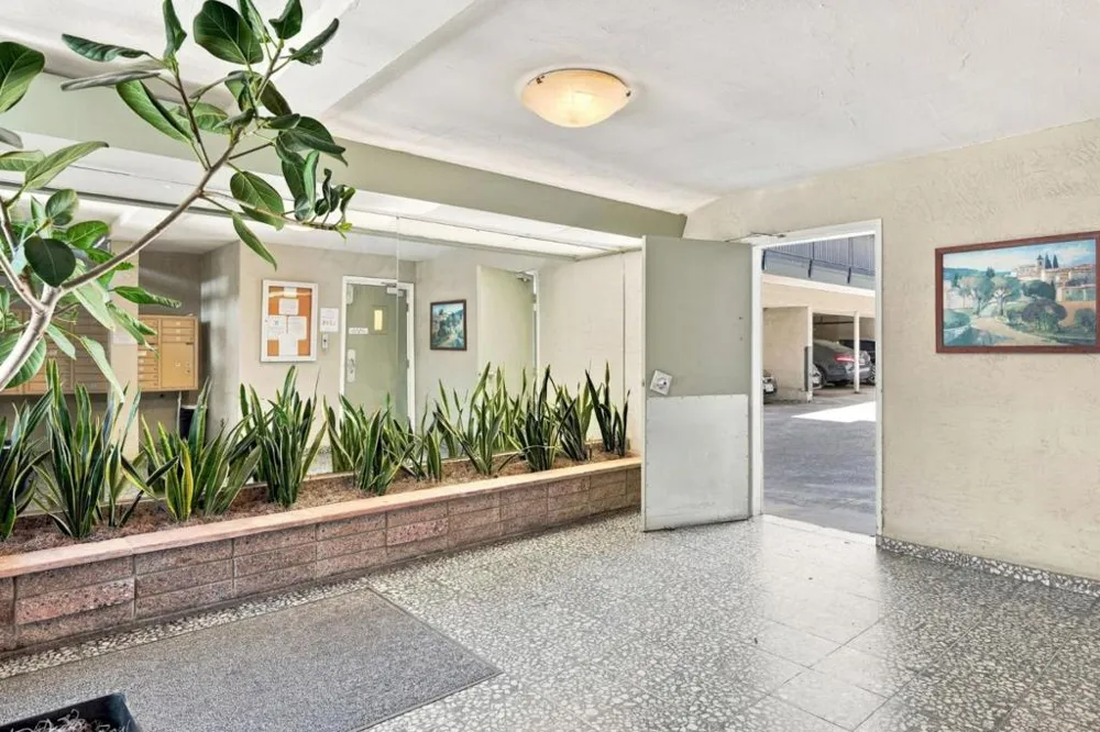 3877 Howe Street #108 Oakland, CA 94611
