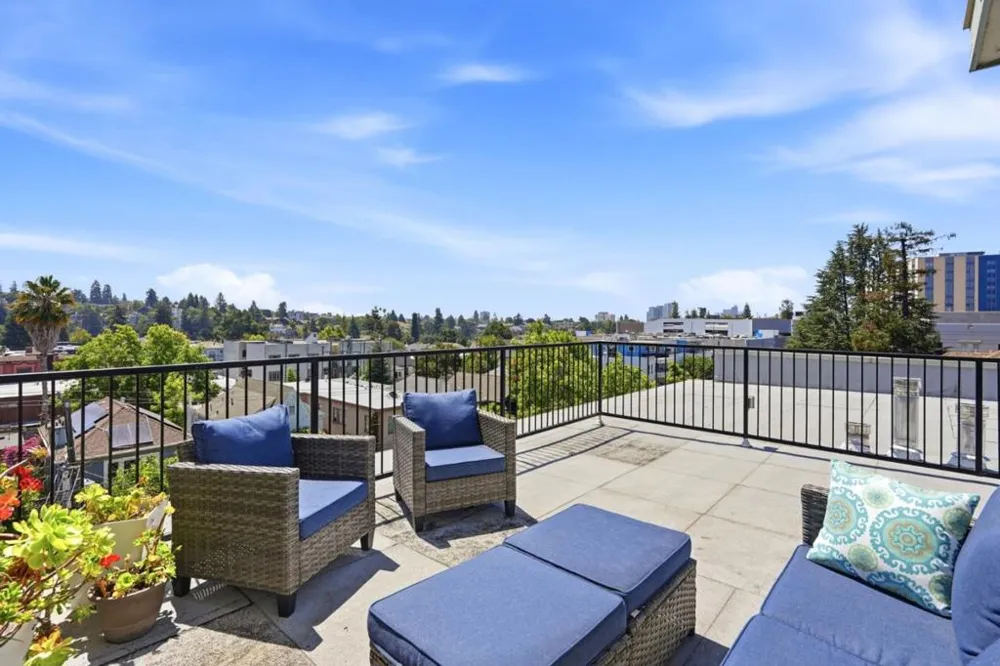 3877 Howe Street #108 Oakland, CA 94611