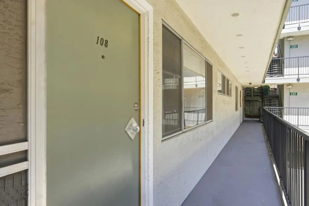 3877 Howe Street #108 Oakland, CA 94611