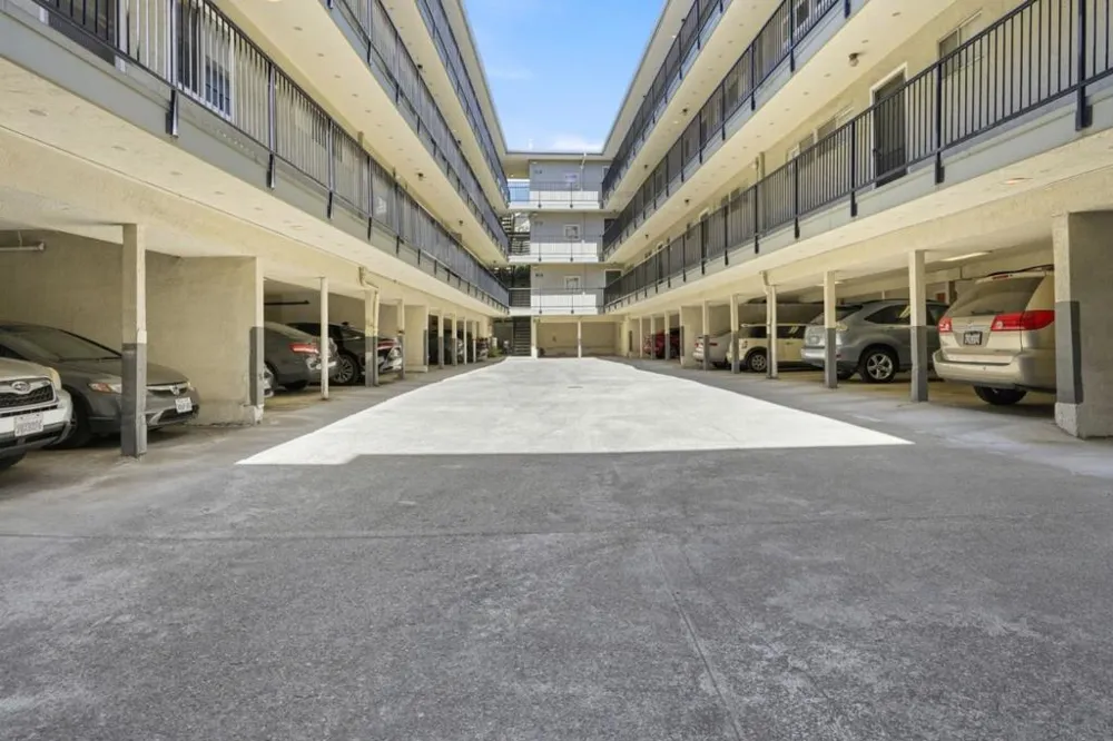 3877 Howe Street #108 Oakland, CA 94611
