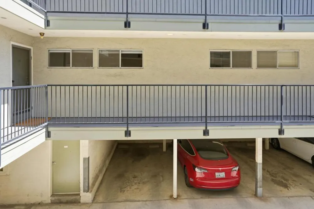 3877 Howe Street #108 Oakland, CA 94611