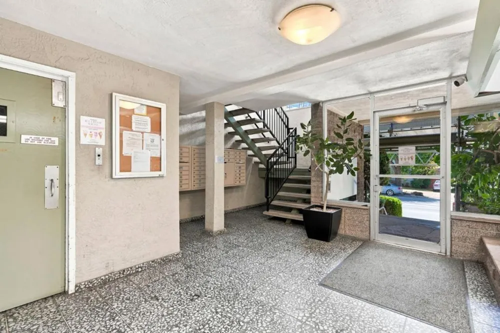3877 Howe Street #108 Oakland, CA 94611