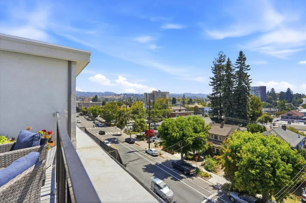 3877 Howe Street #108 Oakland, CA 94611