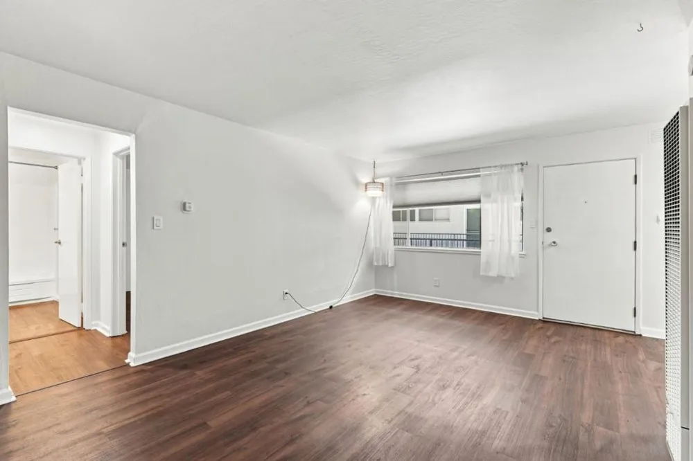 3877 Howe Street #108 Oakland, CA 94611