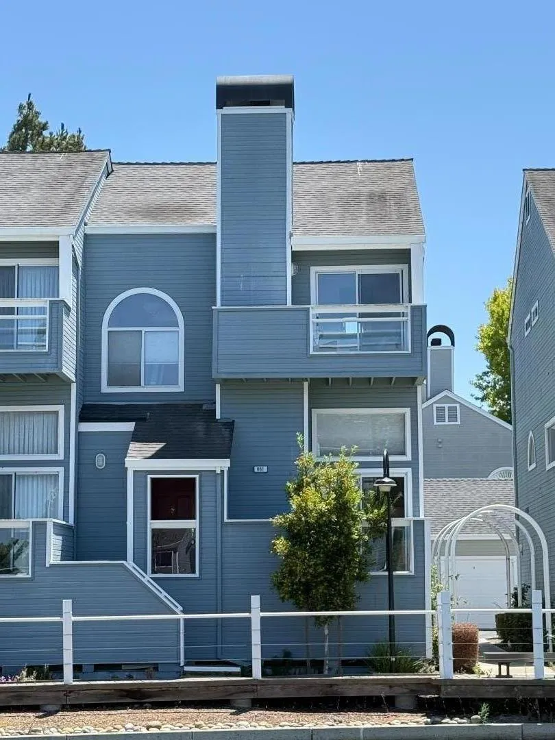 881 Boardwalk Place Redwood City, CA 94065