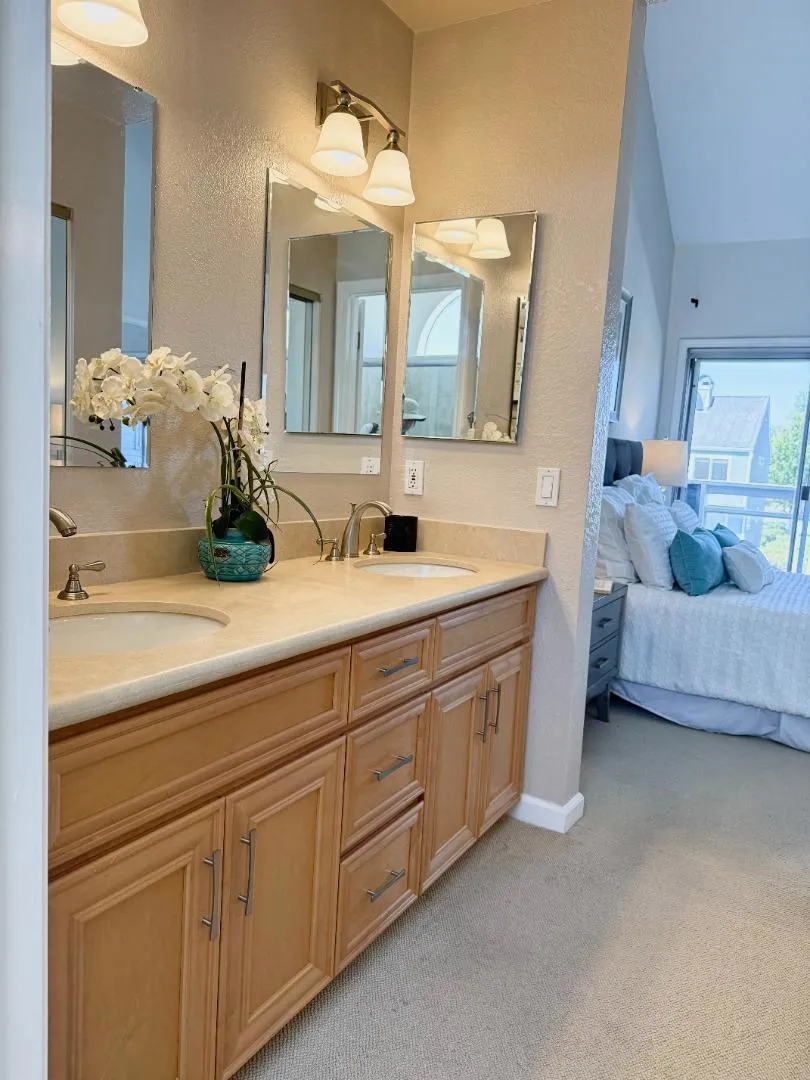 881 Boardwalk Place Redwood City, CA 94065