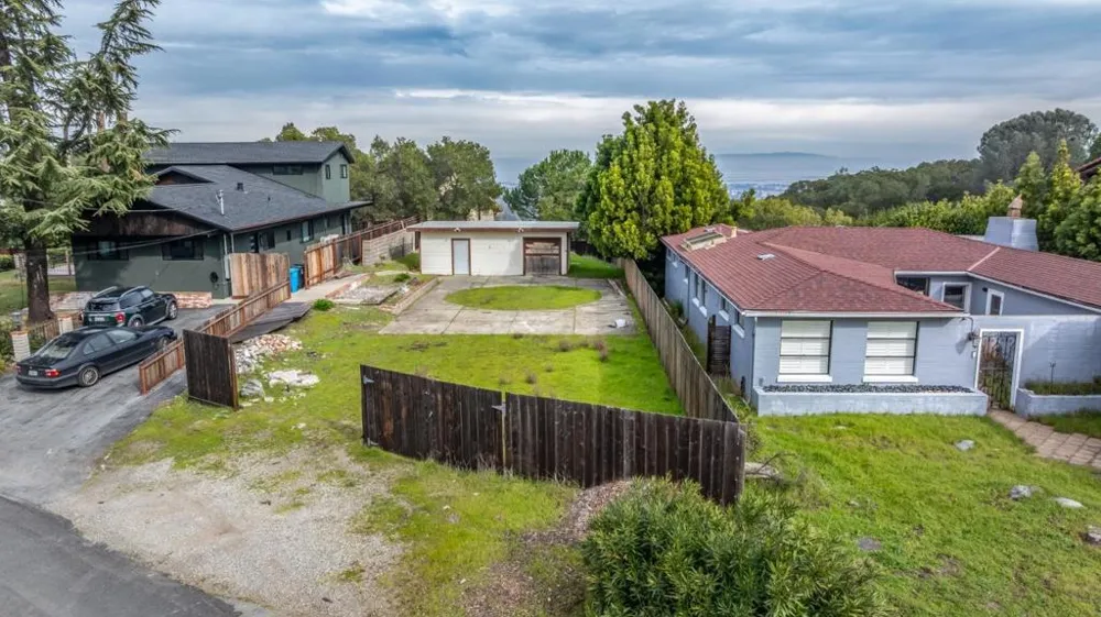3699 OAK KNOLL DRIVE Redwood City, CA 94062