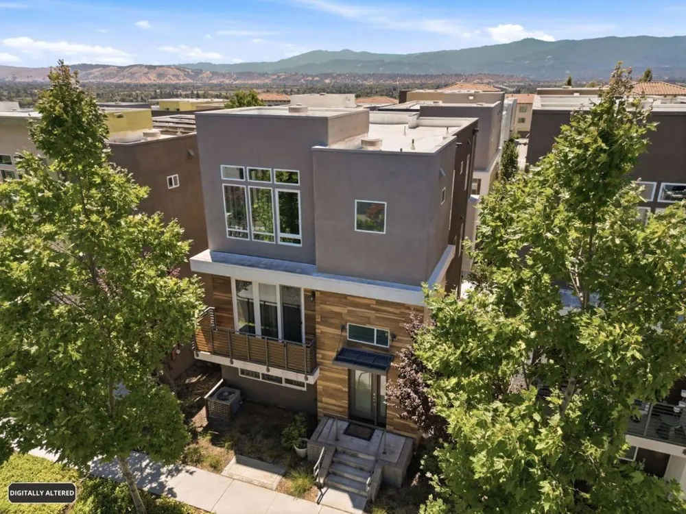 132 Llano De Los Robles Avenue San Jose, CA 95136