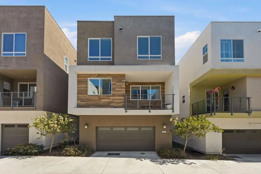 132 Llano De Los Robles Avenue San Jose, CA 95136