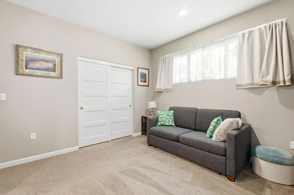 132 Llano De Los Robles Avenue San Jose, CA 95136