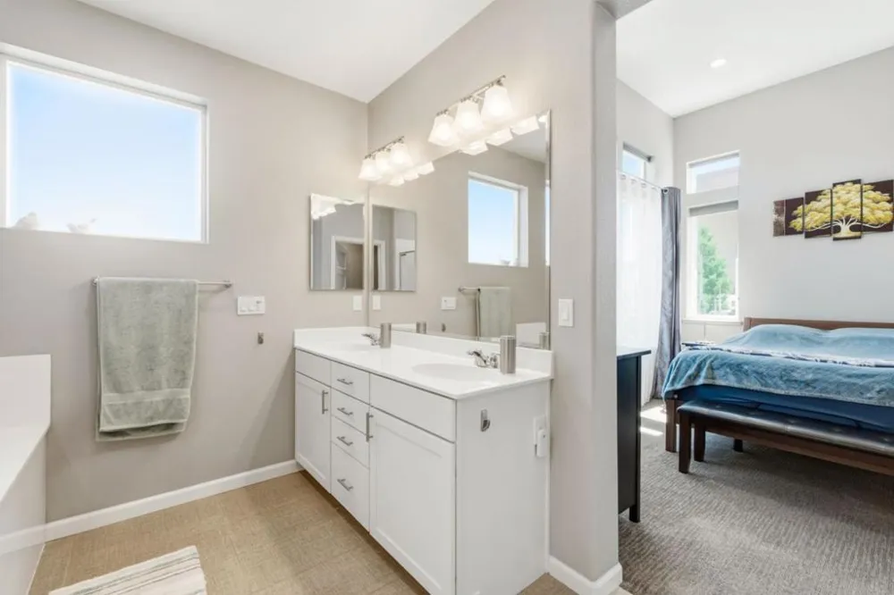 132 Llano De Los Robles Avenue San Jose, CA 95136