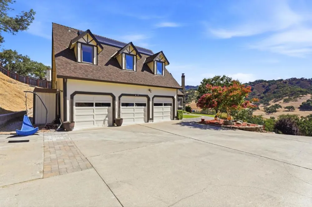 16955 Uvas Road Morgan Hill, CA 95037