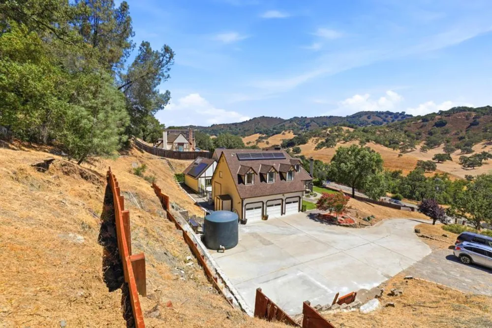 16955 Uvas Road Morgan Hill, CA 95037