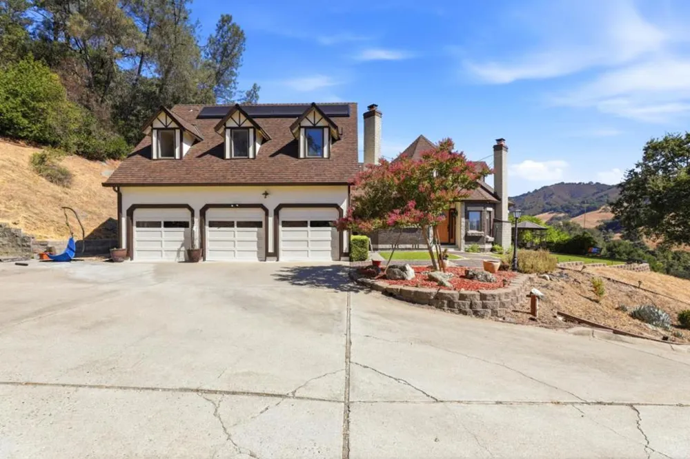 16955 Uvas Road Morgan Hill, CA 95037