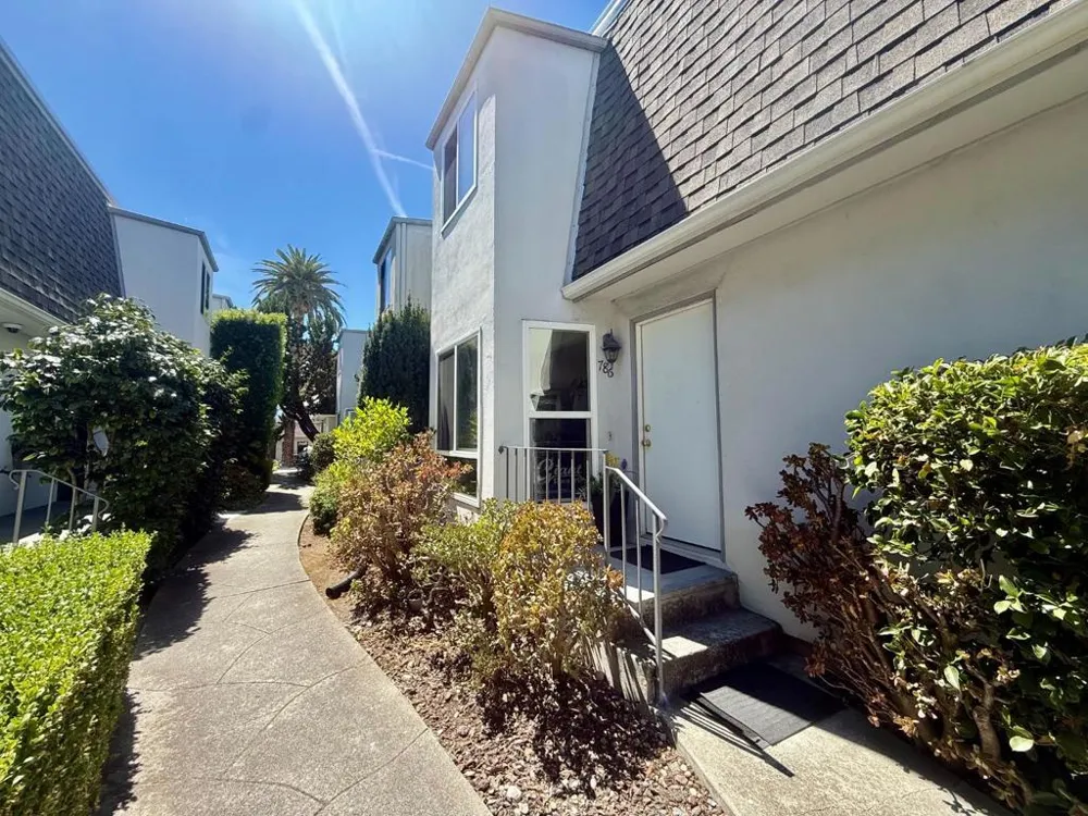 786 Arguello Street #108 Redwood City, CA 94063