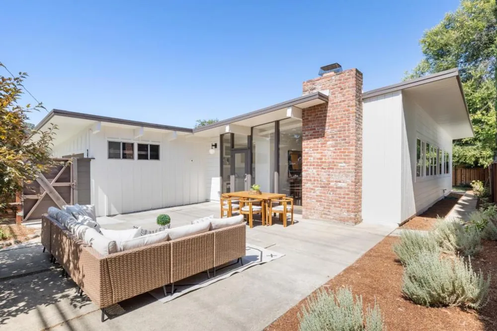 290 W Charleston Road Palo Alto, CA 94306