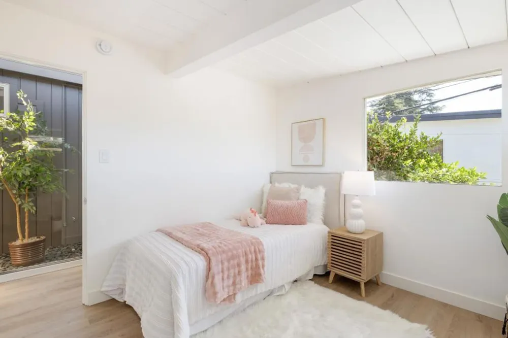 290 W Charleston Road Palo Alto, CA 94306