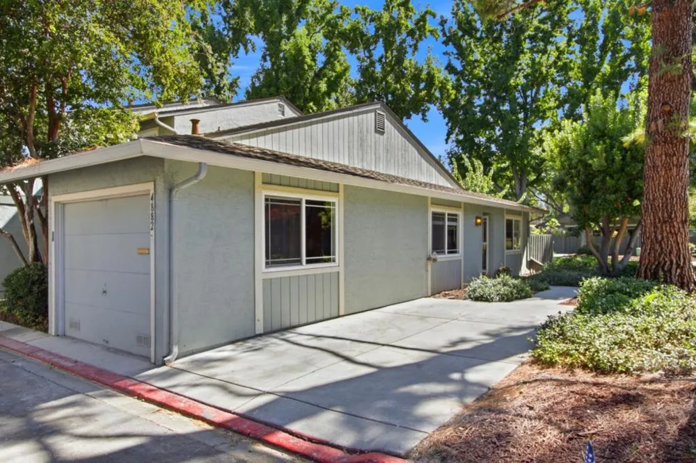 4882 Cherrythorne Lane San Jose, CA 95129