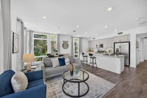 5925 Charlotte Drive #201