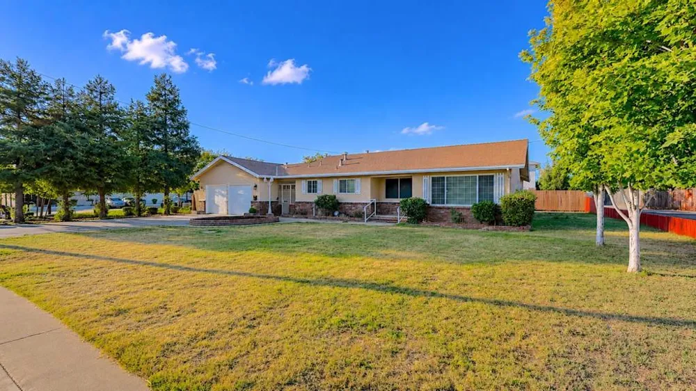 100 Pedras Road Turlock, CA 95382