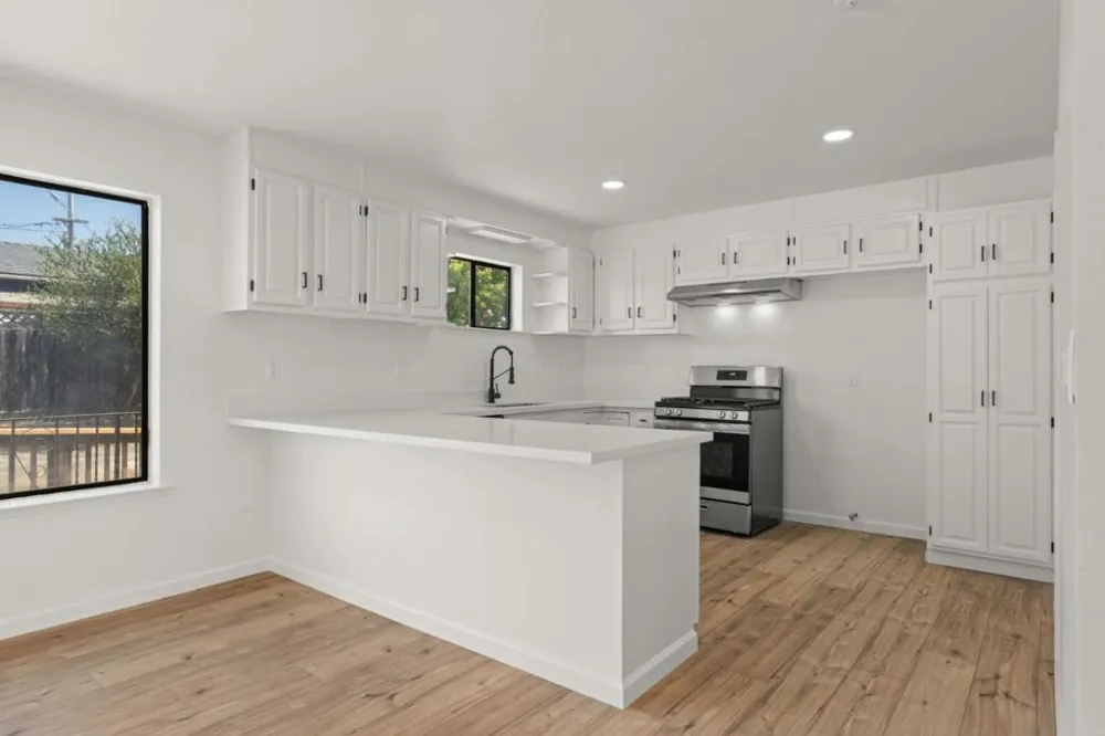 18 Hawthorne Avenue Watsonville, CA 95076