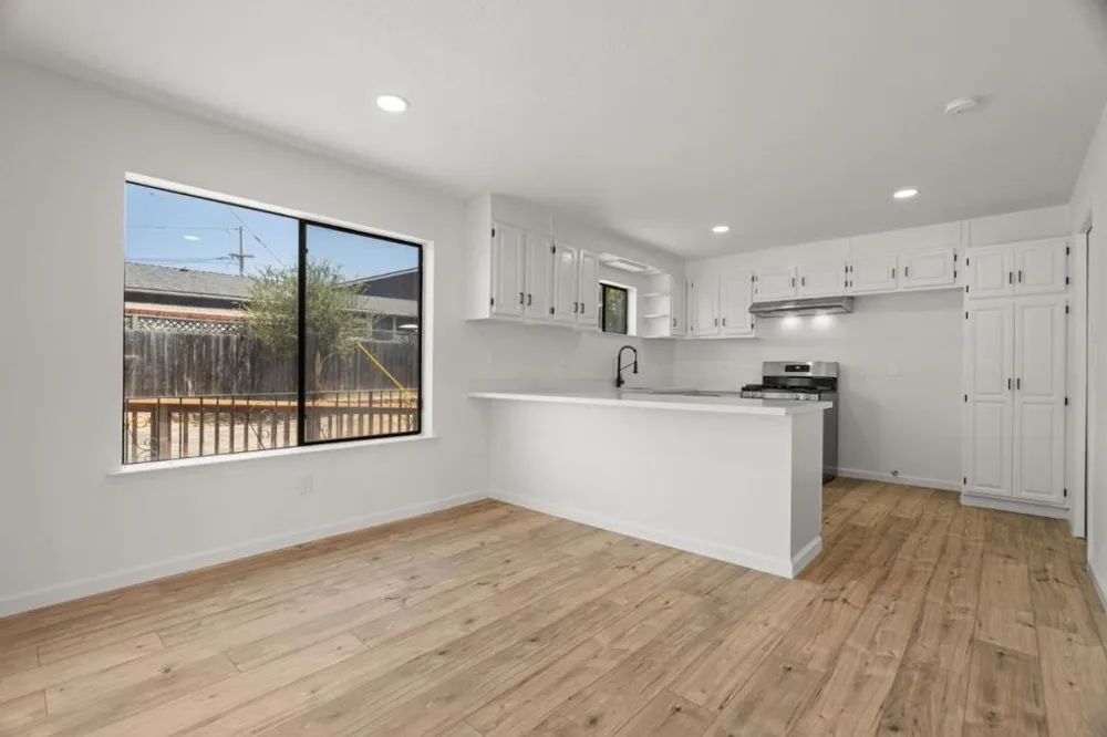 18 Hawthorne Avenue Watsonville, CA 95076