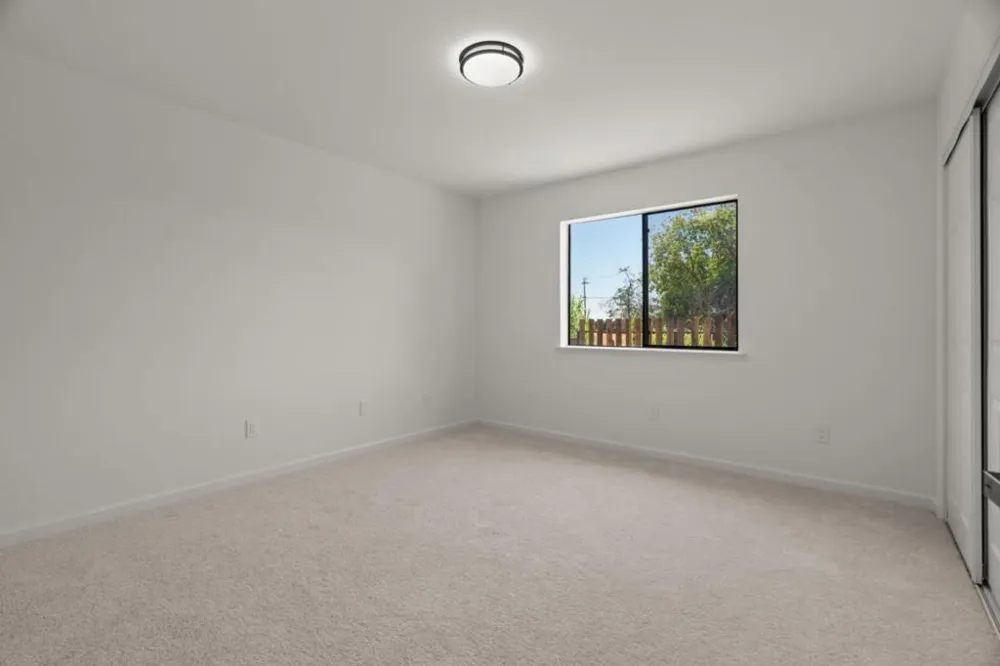 18 Hawthorne Avenue Watsonville, CA 95076