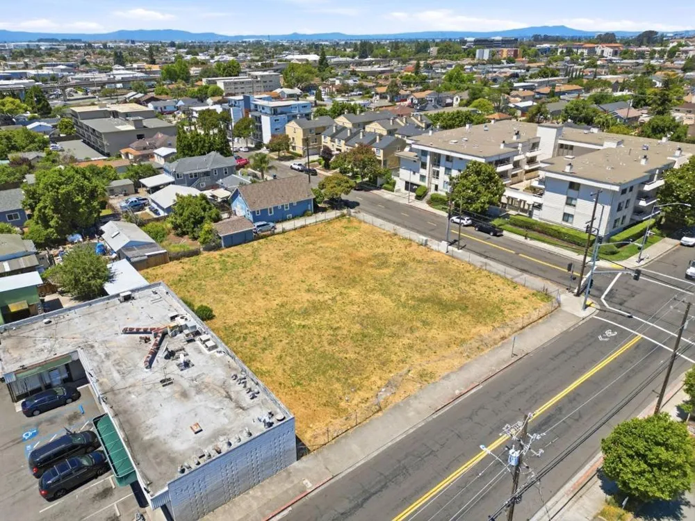 2101 Washington Avenue San Leandro, CA 94577