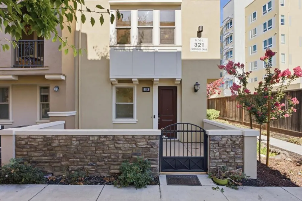 329 Expedition Lane Milpitas, CA 95035