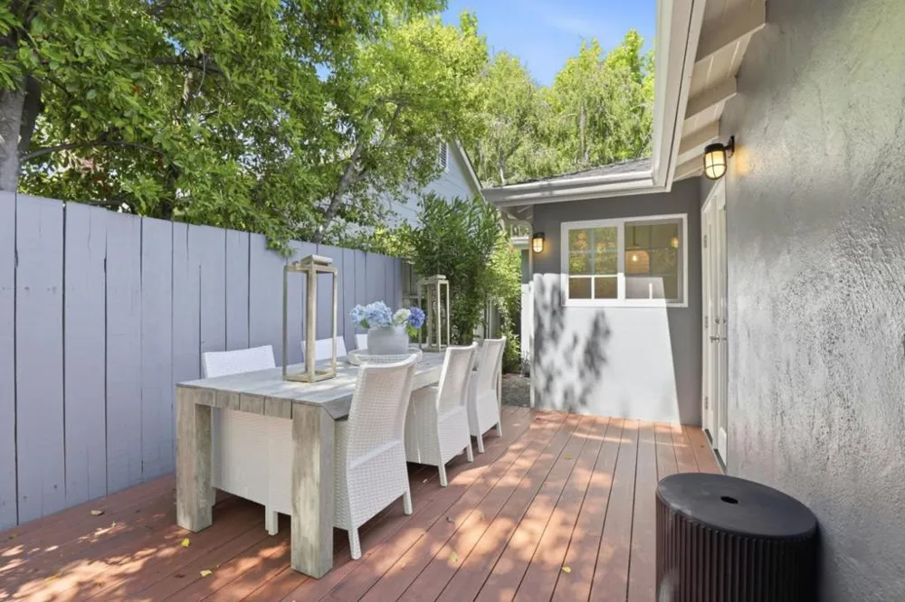 699 Oregon Avenue Palo Alto, CA 94301