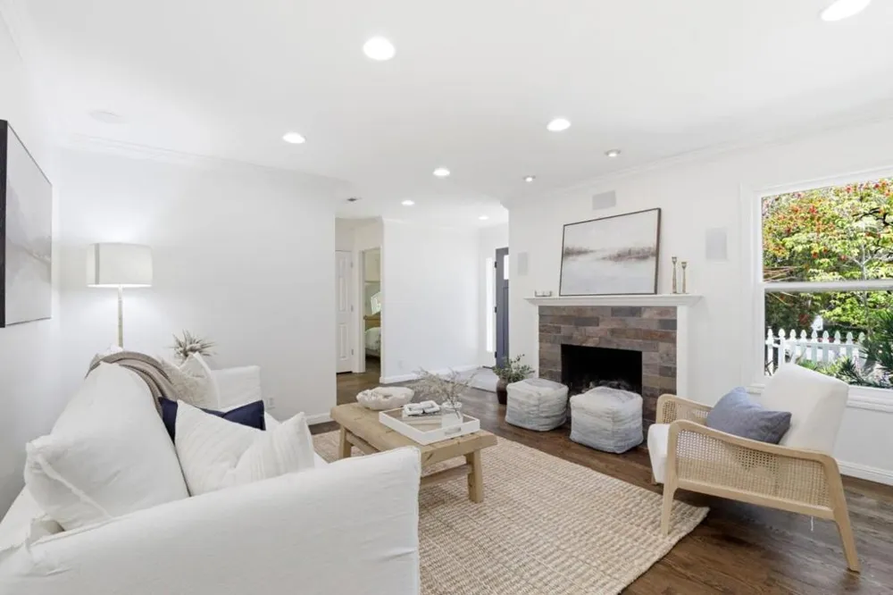 699 Oregon Avenue Palo Alto, CA 94301