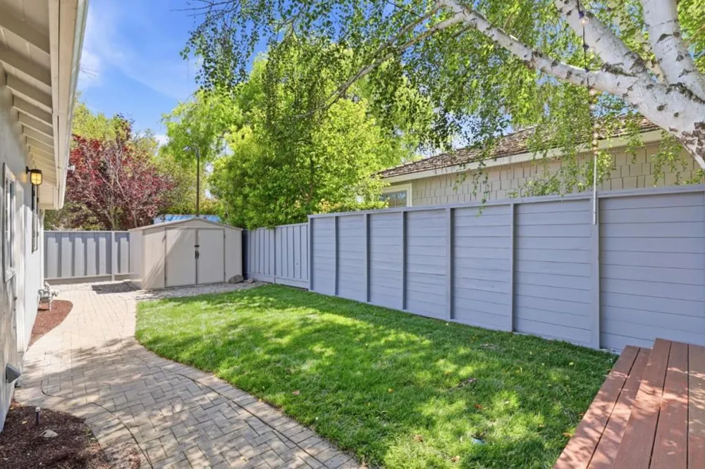 699 Oregon Avenue Palo Alto, CA 94301