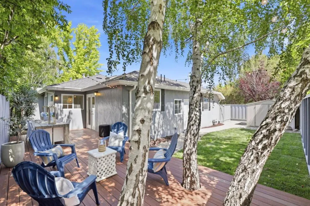 699 Oregon Avenue Palo Alto, CA 94301