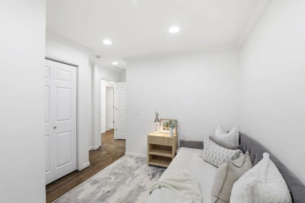 699 Oregon Avenue Palo Alto, CA 94301