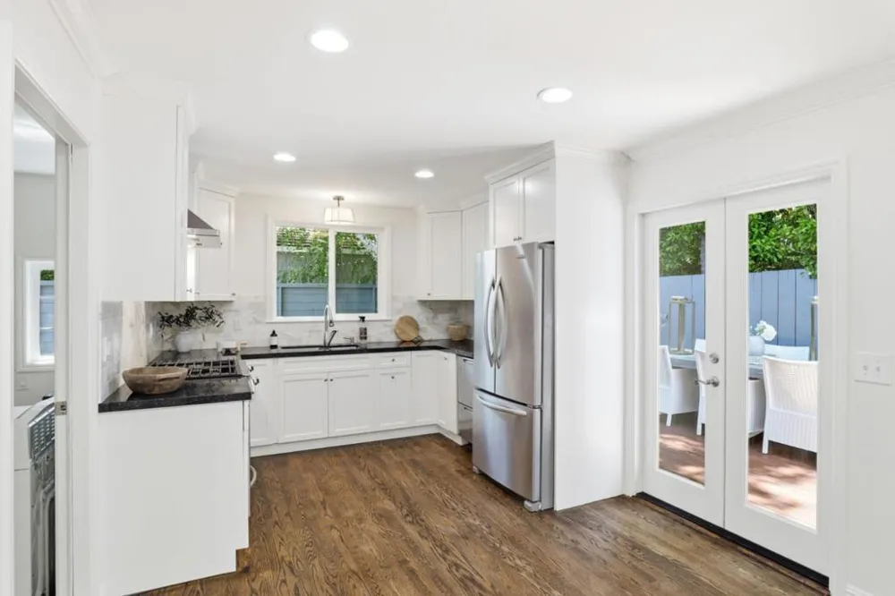 699 Oregon Avenue Palo Alto, CA 94301