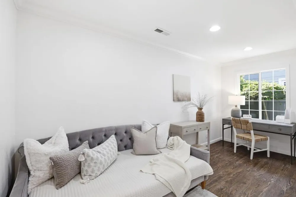 699 Oregon Avenue Palo Alto, CA 94301
