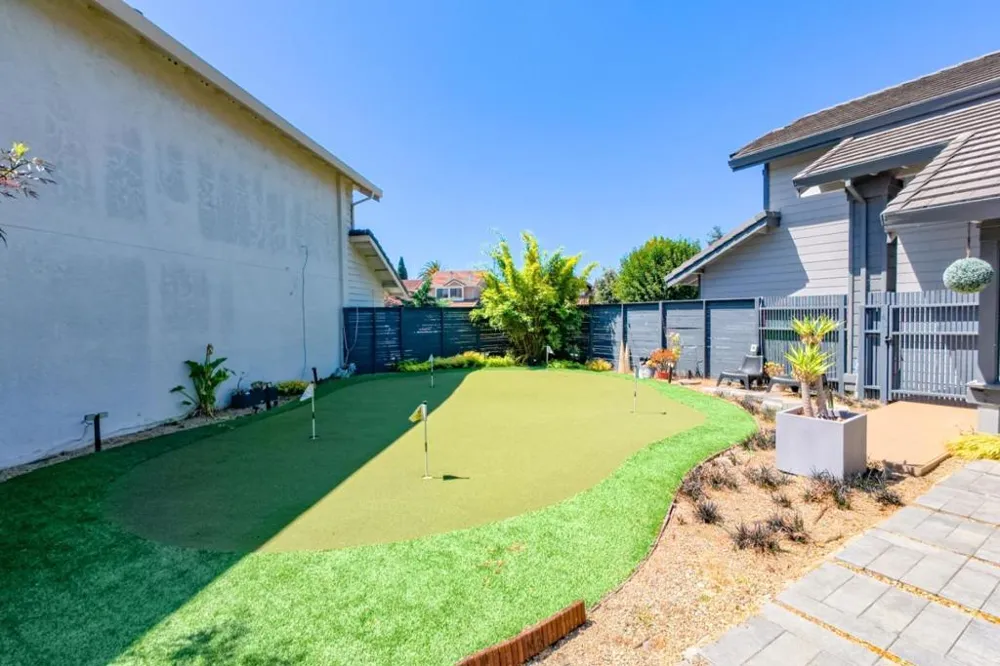 32811 Palmdale Court Union City, CA 94587