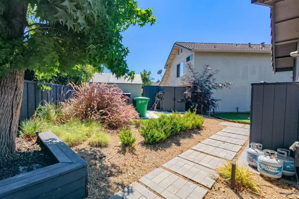 32811 Palmdale Court Union City, CA 94587
