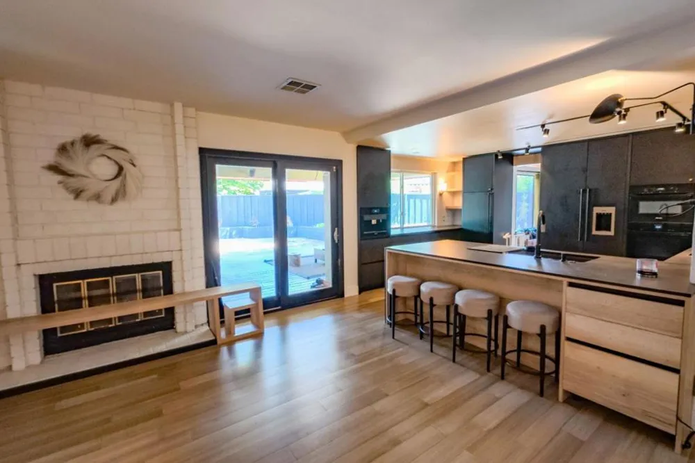 32811 Palmdale Court Union City, CA 94587