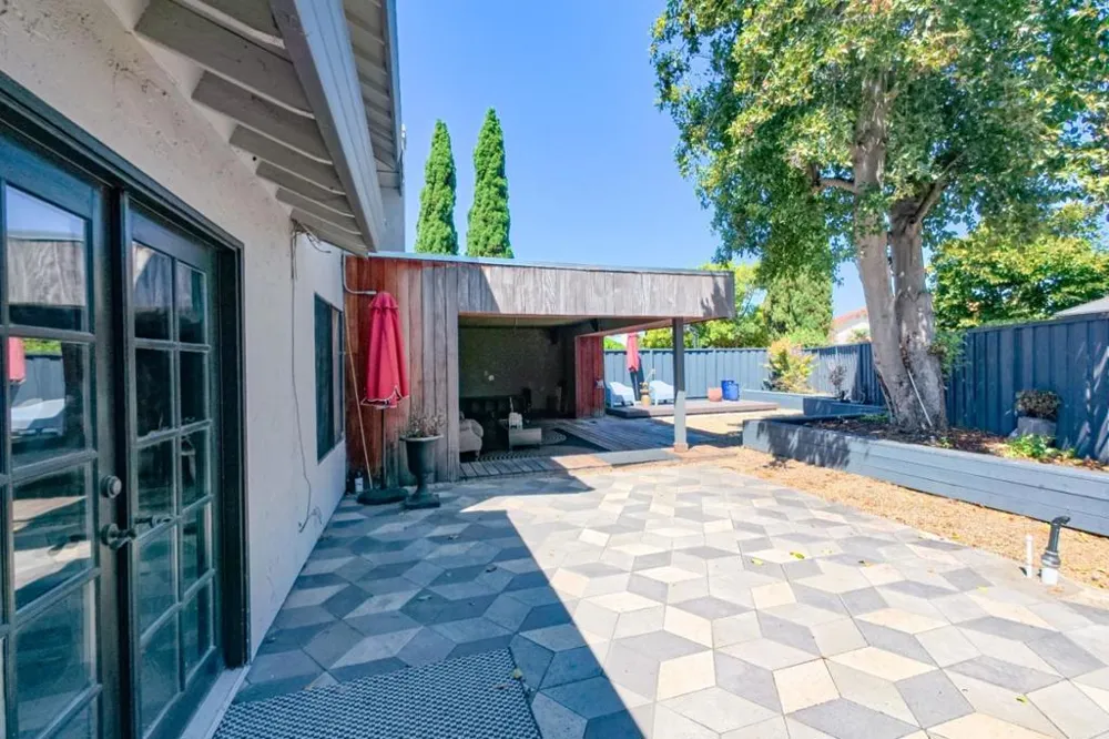 32811 Palmdale Court Union City, CA 94587