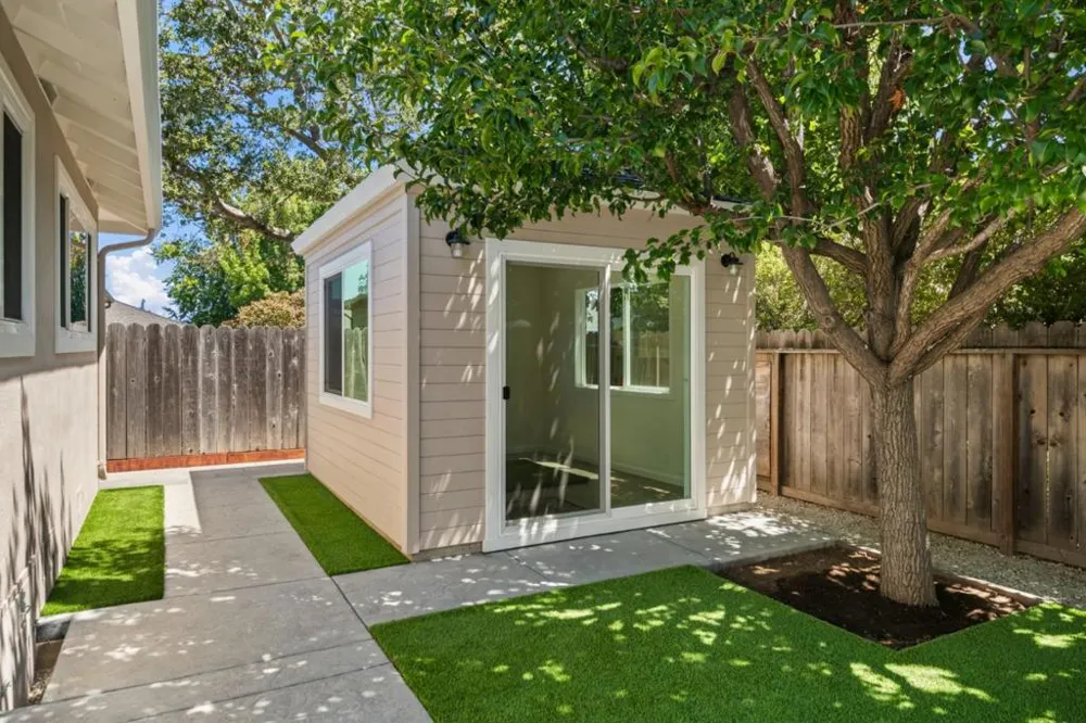 20 Robin Way San Carlos, CA 94070