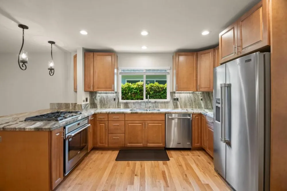 20 Robin Way San Carlos, CA 94070