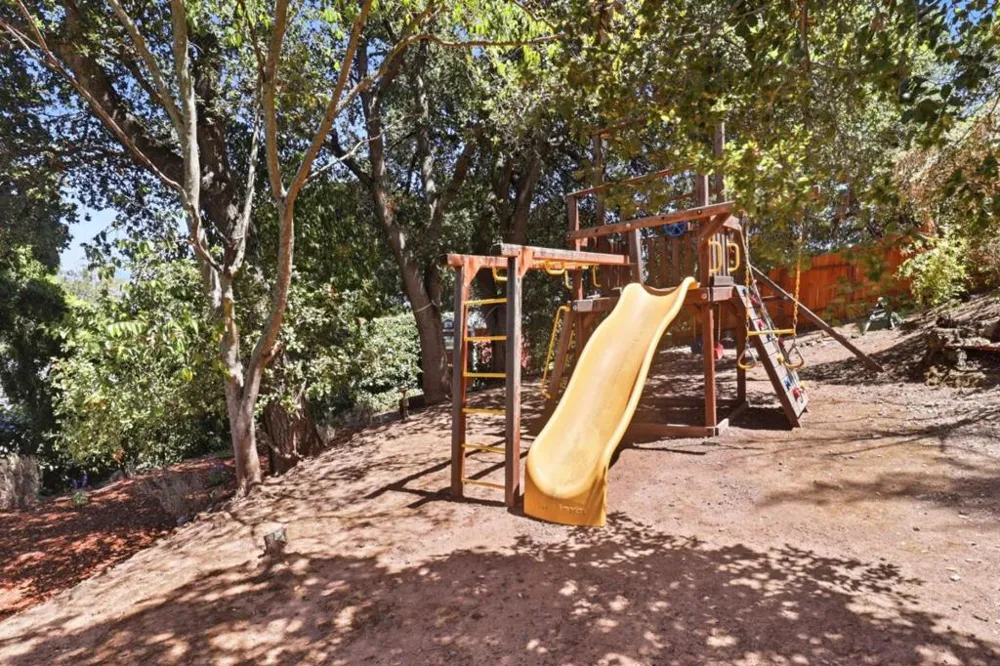 417 Palomar Drive Redwood City, CA 94062