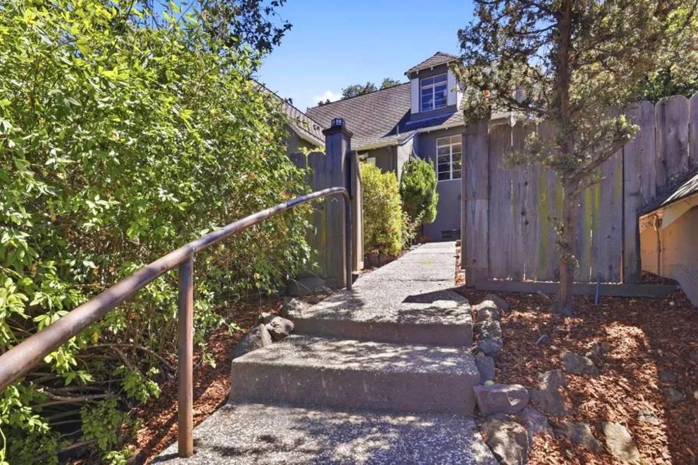 417 Palomar Drive Redwood City, CA 94062