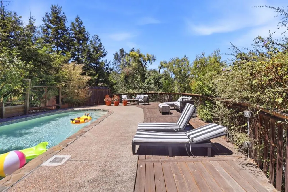417 Palomar Drive Redwood City, CA 94062