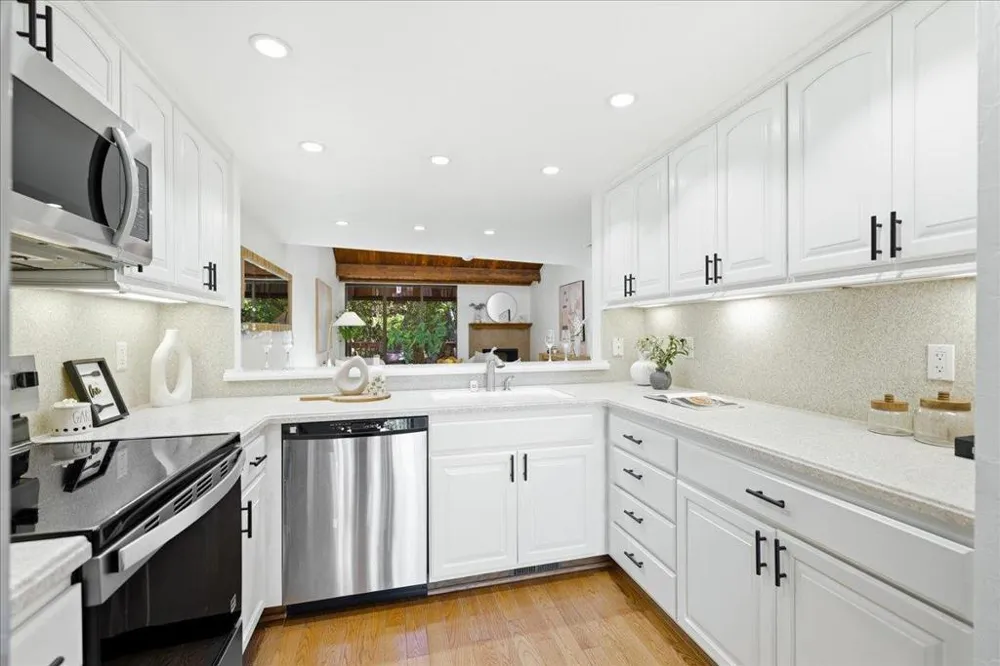 2341 Ticonderoga Drive San Mateo, CA 94402