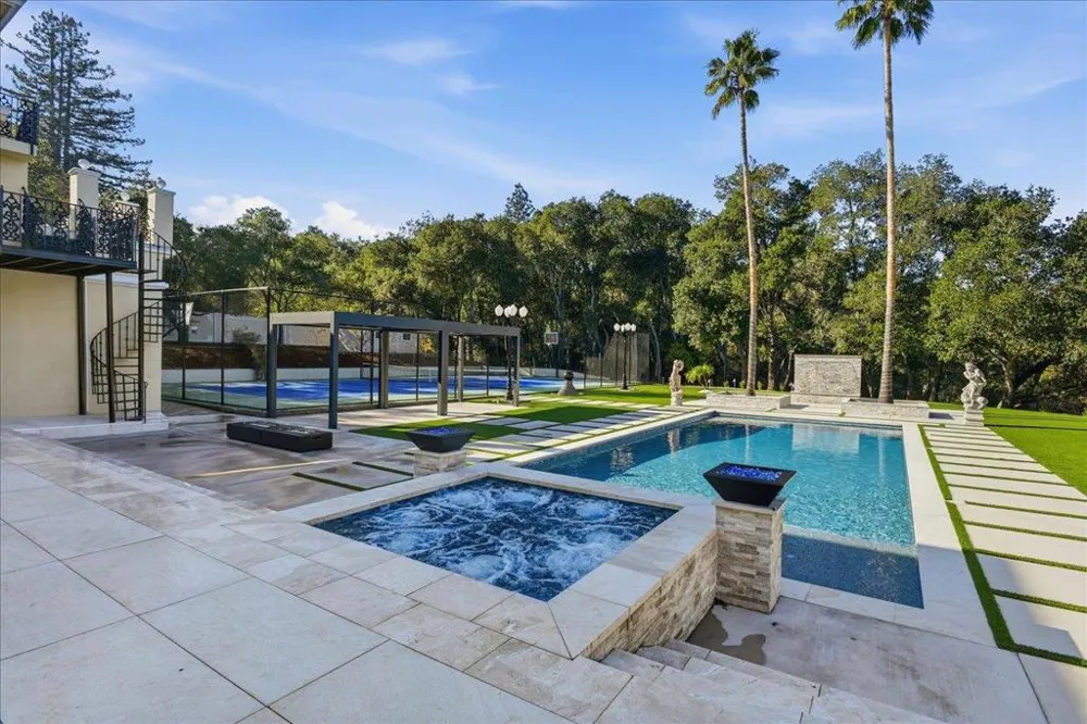18911 Decatur Road Los Gatos, CA 95030